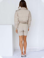 Load image into Gallery viewer, Gihuo Women' s Cropped Puffer Jacket Padded Long Sleeve Bubble Coats Winter Warm Puffy Outerwear(Beige-S)
