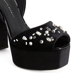 Betty Sandals, 8.5, Black