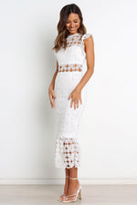 Load image into Gallery viewer, Petal &amp; Pup Lauren Dress - White 8
