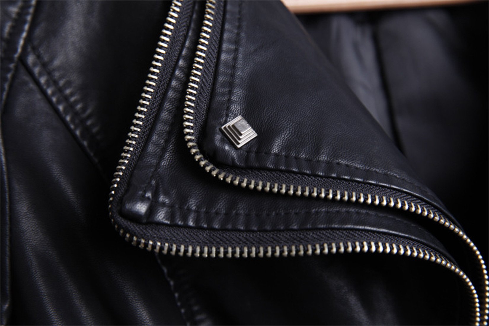 chouyatou Women's Fashion Studded Perfectly Shaping Faux Leather Biker Jacket (Medium, Black)