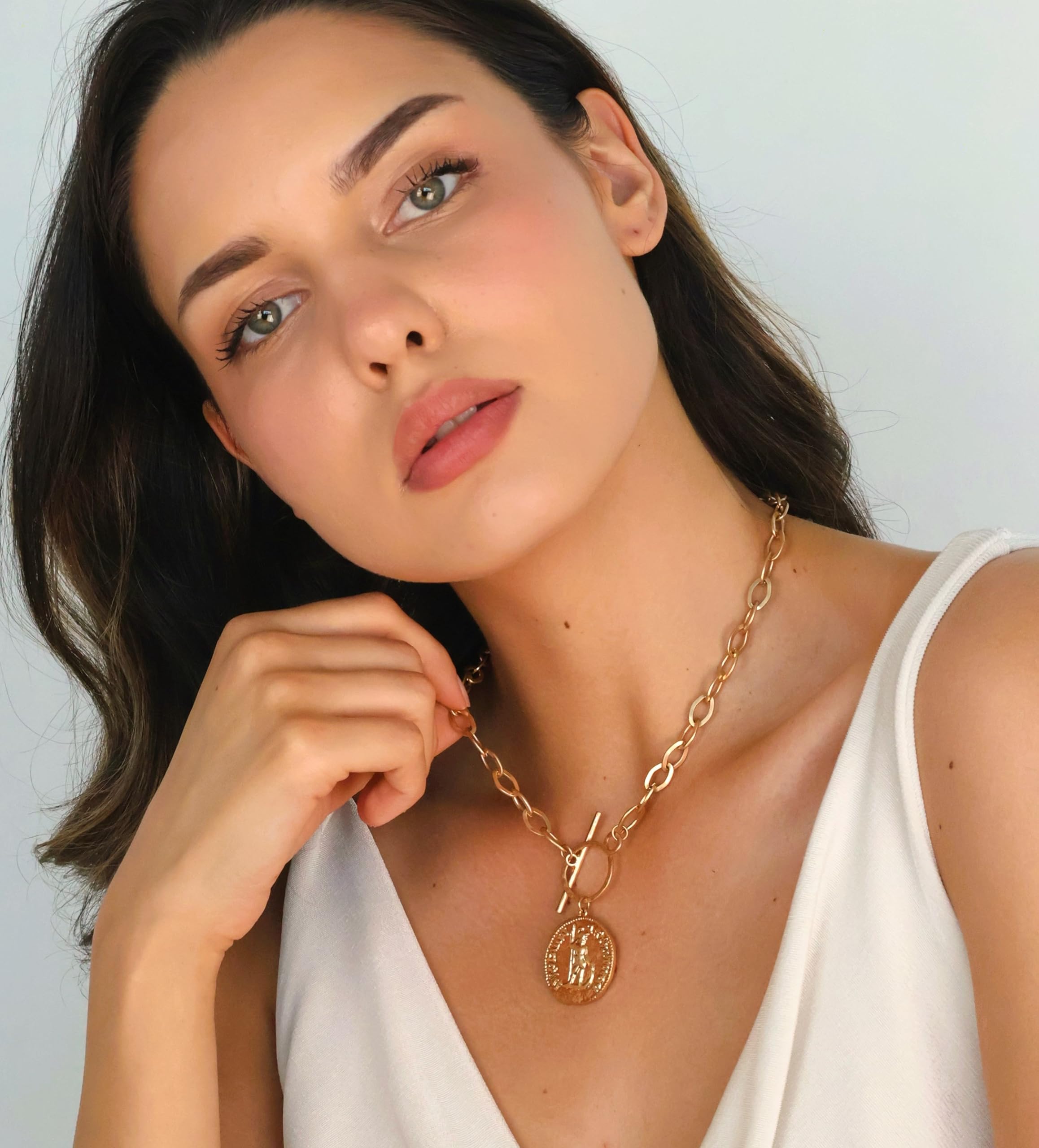 POMINA Chunky Gold Coin Necklace for Women Trendy Fashion Statement Toggle Necklace Worn Gold Tone Pendant Necklace Women Jewelry Gifts (Worn Gold)