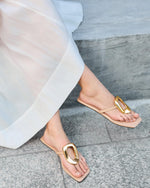 Load image into Gallery viewer, Coutgo Womens Flat Sandals Dress Slide Sandals Thong Summer Beach Shoes with Metal Decorationn, Nude, size 8
