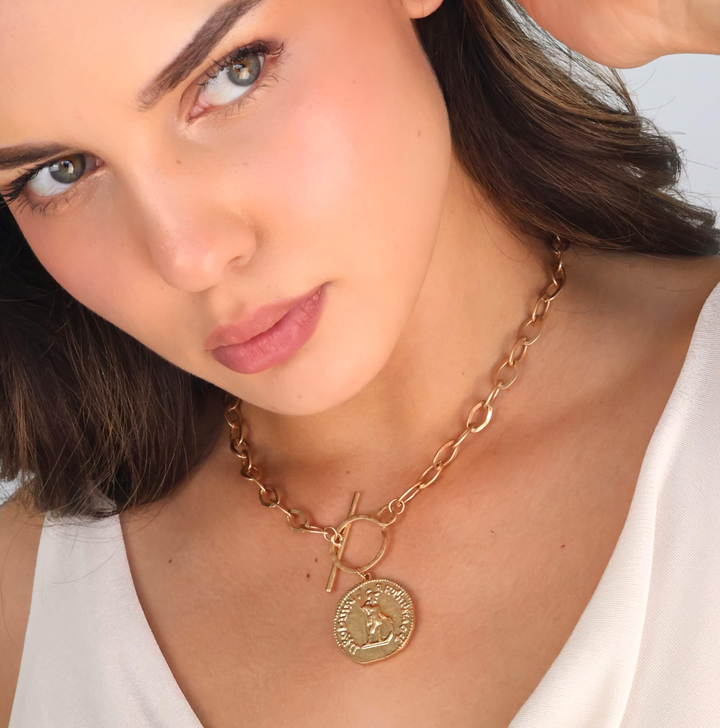 POMINA Chunky Gold Coin Necklace for Women Trendy Fashion Statement Toggle Necklace Worn Gold Tone Pendant Necklace Women Jewelry Gifts (Worn Gold)