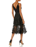Load image into Gallery viewer, Dress the Population Women&#39;s Darleen Sleeveless 3D Floral Fit &amp; Flare Midi Dress -Black, M
