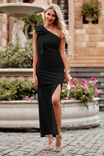 Load image into Gallery viewer, PRETTYGARDEN Women's Summer One Shoulder Long Formal Dresses Sleeveless Ruched Bodycon Wedding Guest Slit Maxi Dress (Black,Large)
